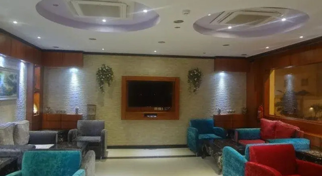 Dyala Al Nafl 2, Buchen Sie Hotel Riad 