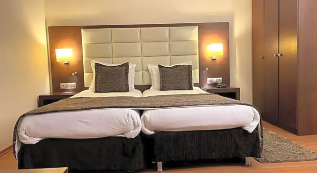 Номер Standard с видом на озеро Europa Hotel