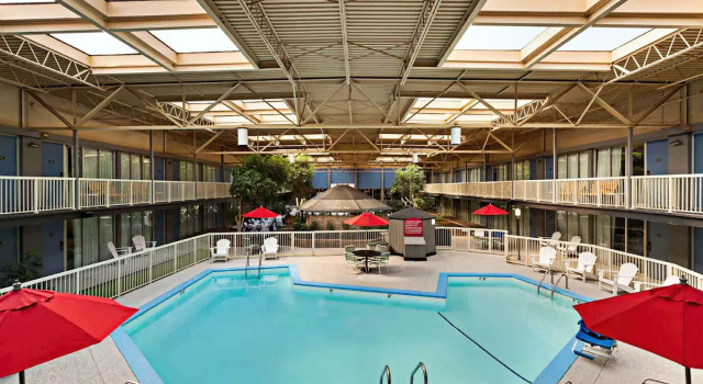 Номер Standard Ramada by Wyndham Clarion