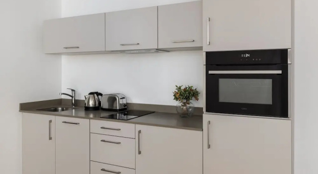 Люкс с балконом Forth House by Supercity Aparthotels