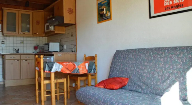 Chalet Les Angles, 3 pièces, 4 personnes - FR-1-593-77, Rezervasyon Şale Les Angles kır evleri, Küçük Ev