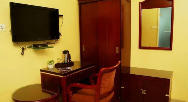 Vista Rooms at CST SBS Road, Забронировать Отель Отели штата Махараштры 3 звезды, 3*