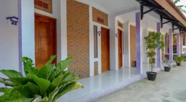 RedDoorz near Goa Jatijajar