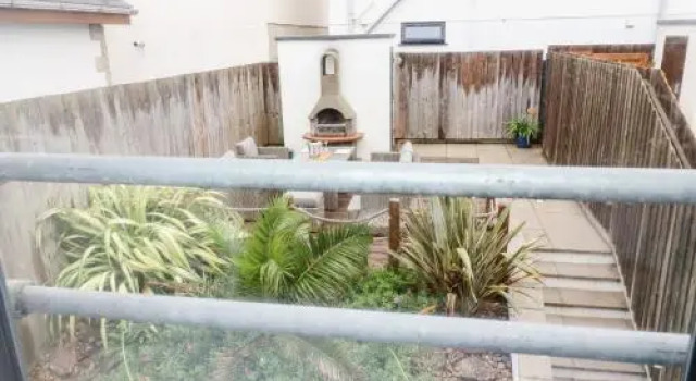 18 Ocean Heights