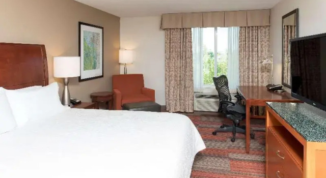 Двухместный номер Standard с видом на канал Hilton Garden Inn Lexington