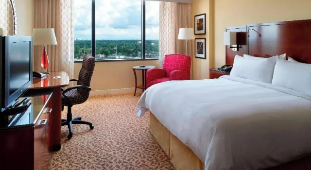 Двухместный клубный номер Standard с красивым видом из окна New Orleans Marriott Metairie At Lakeway