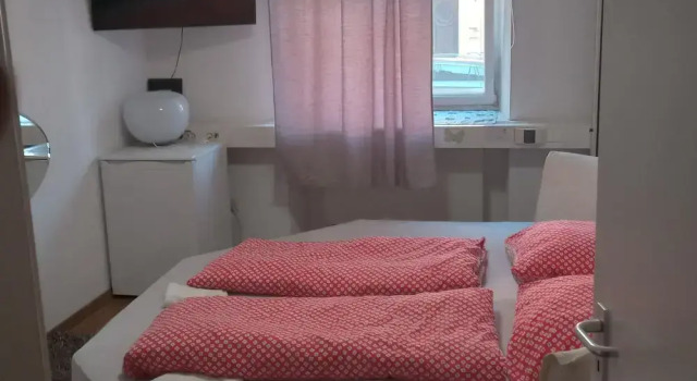 Charming 4-bedroom Apartment in Ludwigsburg With Central Heating, Забронировать Апартаменты/квартира Апартаменты Людвигсбург, рядом с Конференц-центр Forum am Schlosspark, Апартаменты/квартира