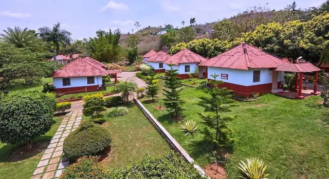 Veera Bhoomi Tourist Village, Забронировать Отель Отели Coorg 3 звезды, 3*