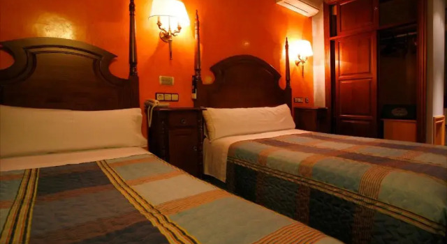 Трёхместный номер Standard Hostal Victoria I