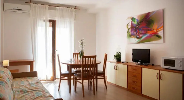 Holiday Appartamenti, Book Hotel Grado 