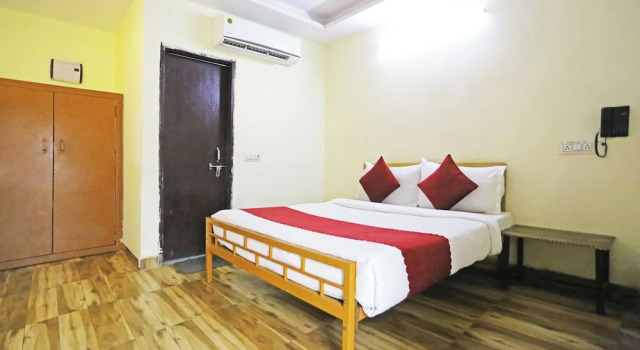 Двухместный номер Deluxe Hotel Raaso inn Nawada Metro By Arrow