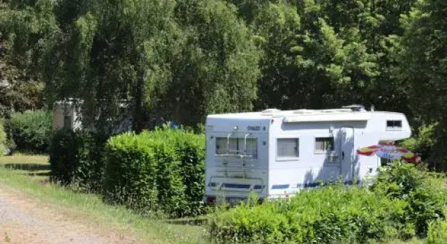 Camping de Ladignac Le Long Bel air, Varaa Leirintäalue Telttailu ja glamping kohteessa Aquitaine, Leirintäalue