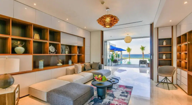 Stunning Beachfront 6br Villa W Largest Pool