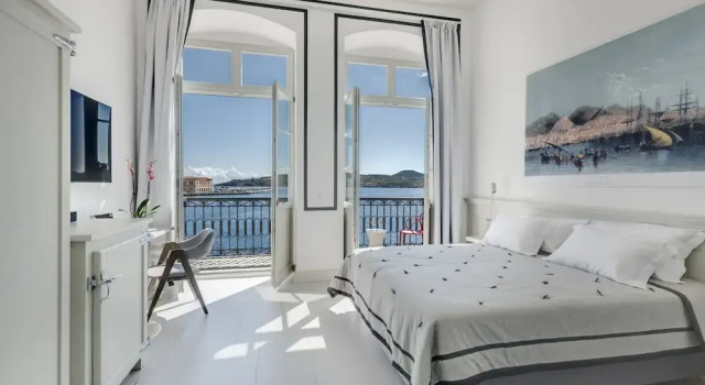 Номер Deluxe Skylight - 1873 Seafront Luxury Suites on the Harbor, City Center