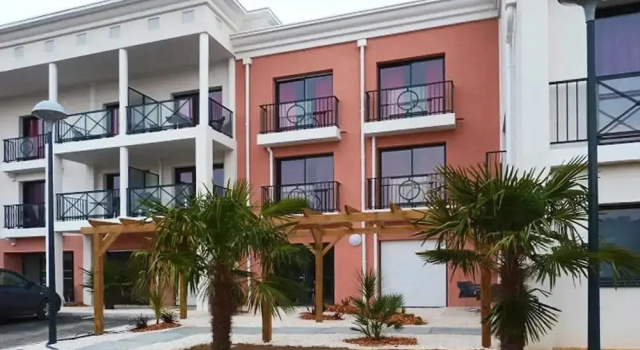 Coastal Stay With Pool in La Baule