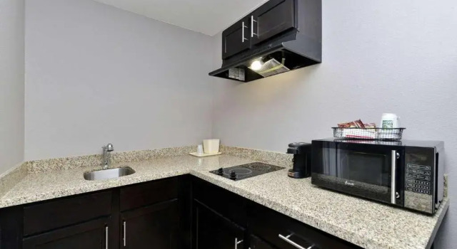 Suite Scottish Inns & Suites