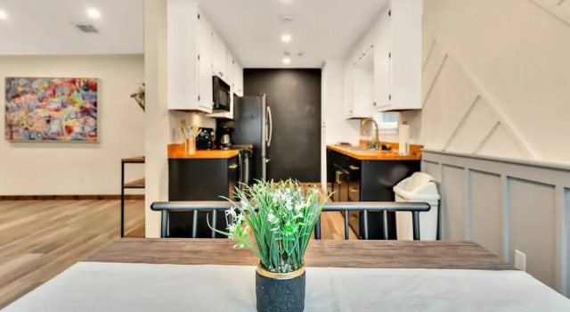 New Cozy Retreat Located 15 Minutes to Waco, Boek Hotel Hotels in Waco met parkeren, Parkeren