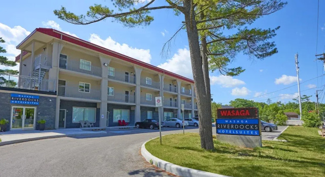 Wasaga Riverdocks Hotel Suites, Rezervasyon Otel Wasaga Beach Simcoe County