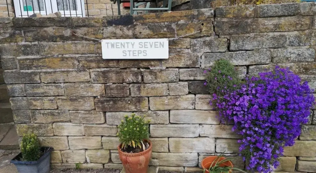 Inviting 2-Bed House in Hebden Bridge, Забронировать Отель Отели Англии 3 звезды, 3*