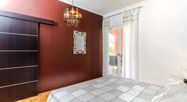 Apartment Yean, Buchen Sie Ferienwohnung Kaštel Luksic Kaštela