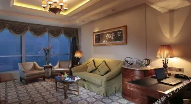 Dyrektorski suite z widokiem na jezioro Star Lake Hotel