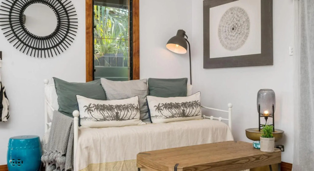 Black Beauty Studio, Забронировать Отель Бангало Byron Bay Hinterland, рядом с Исторический музей и чайные комнаты Бангалова