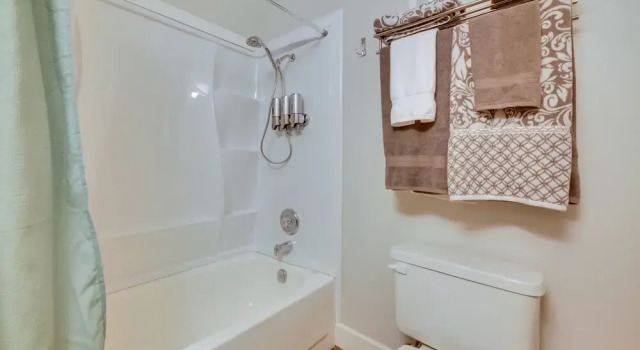 Коттедж Centrally Located Reno Retreat w/ Patio & Yard