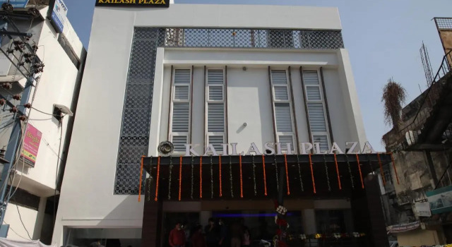 Hotel Kailash Plaza, Rezervovat Hotel Déhrádún Uttarakhand