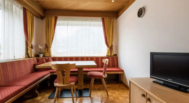 Ornella (SCR250), Buchen Sie Hotel St. Ulrich in Gröden Gröden