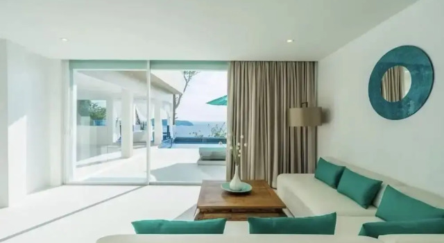 Люкс с 4 комнатами Grand Bleu Ocean View Pool Suite