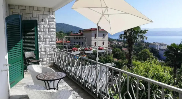 Апартаменты c 1 комнатой с балконом и с видом на море Villa Allegra