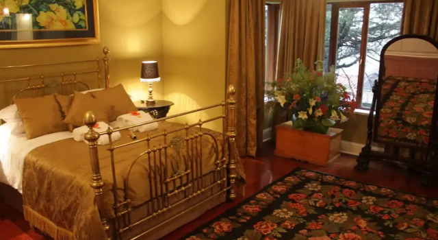 Люкс Luxury Northcliff Manor Guest House