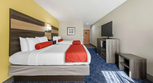 Четырёхместный номер Standard Best Western Plus Midwest City Inn & Suites