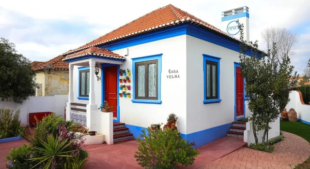House With 3 Bedrooms in Marinha Grande, With Enclosed Garden and Wifi, Забронировать Дом для отпуска Маринья-Гранди Бейра-Алта