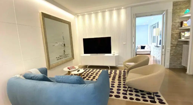 Апартаменты Appartamento incantevole con posto auto riservato-Clic House