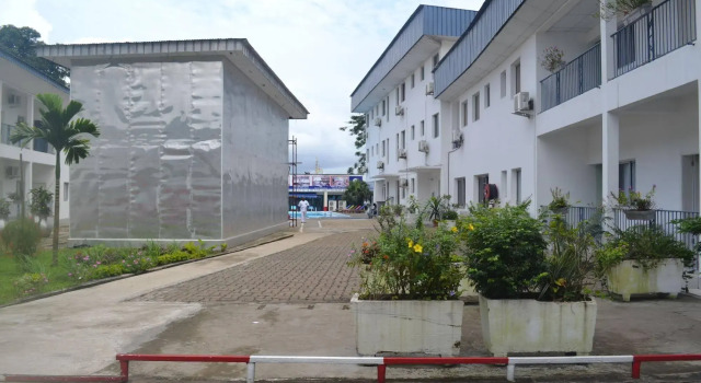 Hôtel La Falaise Bonanjo, Book Hotel Douala 