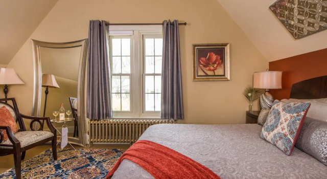 Двухместный люкс Deluxe Gothic Eves Inn and Spa Bed and Breakfast