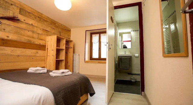 Auberge Les 2 Moucherolles, Забронировать Хостел Коррансон-ан-Веркор Vercors, рядом с Горнолыжный подъемник Les Lattes Ski Lift
