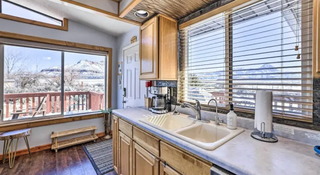 Коттедж Stunning Utah Home 30 Mi to Zion Natl Park