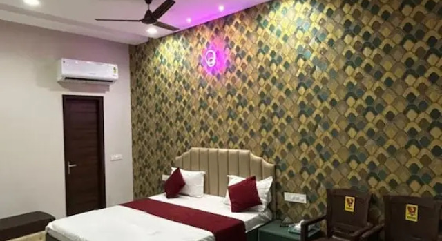 Номер Deluxe Goroomgo 11 Inn Ludhiana