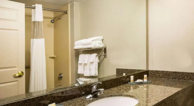 Номер Standard La Quinta by Wyndham Islip - MacArthur Airport