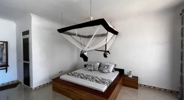 Balungi Bungalow & Restaurant