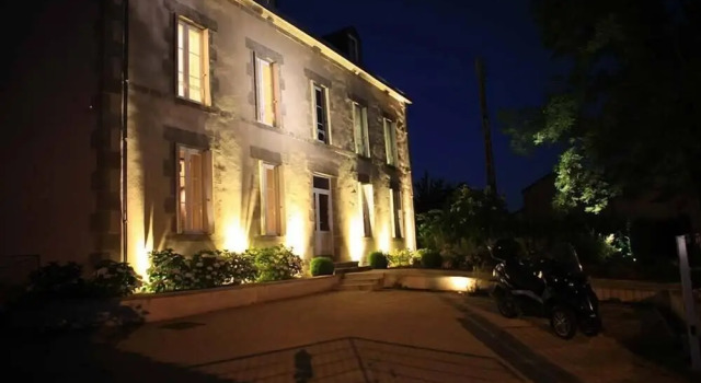 Gite - Studios Marie Barrault, Забронировать Апарт-отель Лез-Эрбье Замок Пюи-дю-Фу