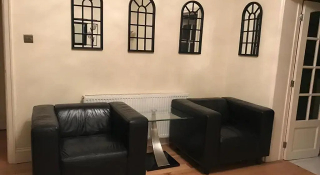Апартаменты 3-bed Semi-detached House, Wifi, Parking, Outdoor Space