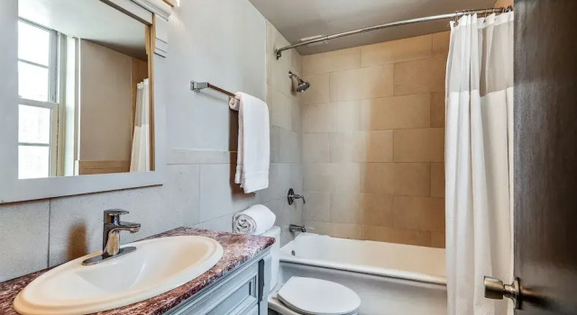 Четырёхместные апартаменты Premium с 2 комнатами с видом на город Renaissance Properties - 2135 Walnut