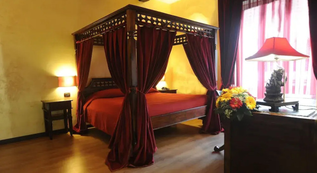 Двухместный номер Standard с балконом B&B Muro Torto Cairoli - Struttura sanificata giornalmente con prodotti specifici conformi al Decalogo del Ministero Salute - Personale sottoposto a test sierologico periodicamente