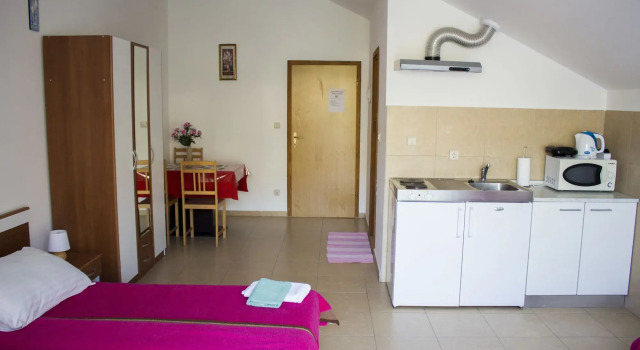 Apartments Lira