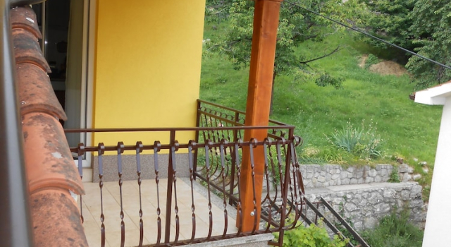 Apartments Vesna, Забронировать Апартаменты/квартира Отели Приморско-Горанской жупания с парковкой, Парковка