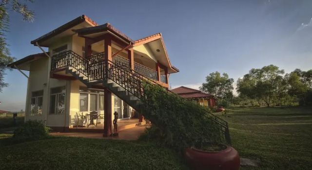 Четырёхместный семейный номер Standard с балконом Villa Vedici