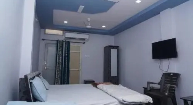 Hotel Shreenathji by OYO